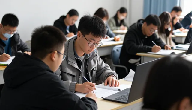 考试辅导在线课程的性能表现与适用场景分析